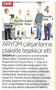 Aryom Çalışanlarına Plaketle Teşekkür Etti